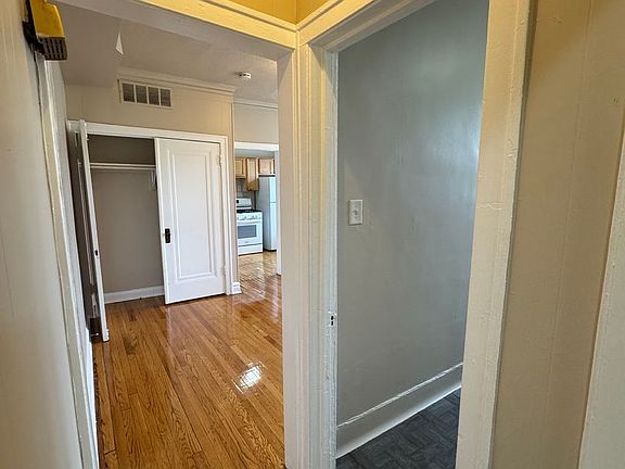 4th image of 4248 W 14th St #1