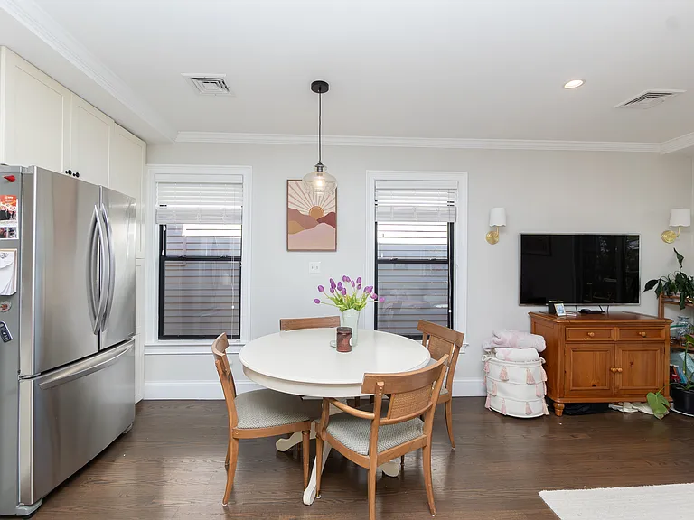 498 Sumner St #3 — Photo 16