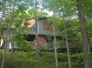 7 Quail Cove Rd, Charleston, WV 25314