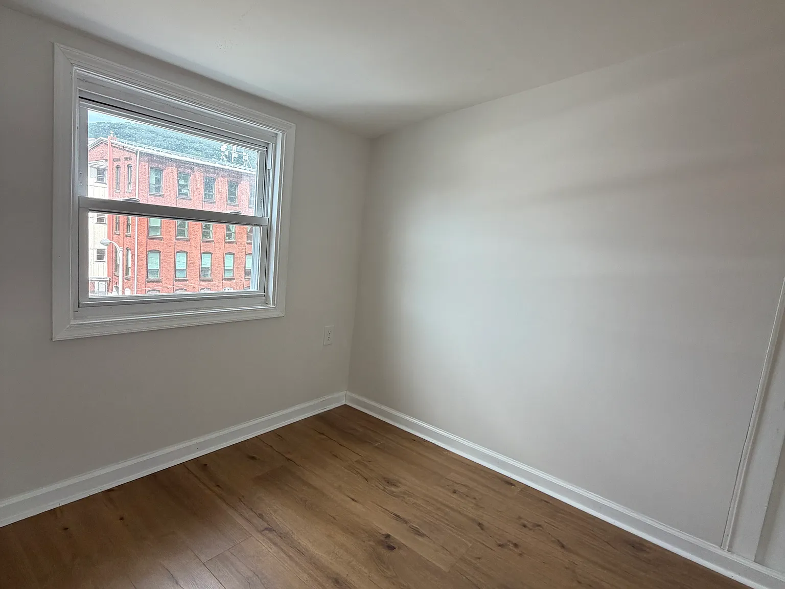 3 bed, 1306 sqft, $1,550 — Photo 3