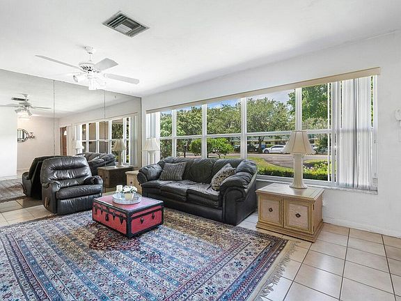 5th image of 717 Lindell Boulevard