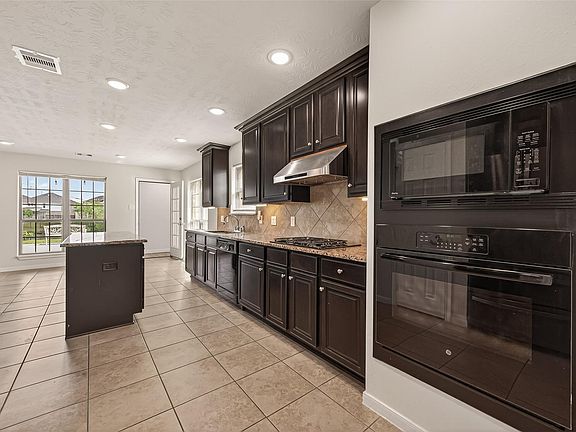 4th image of 29 Palmero Way