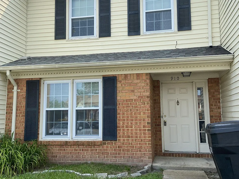 910 Jay Are Ct