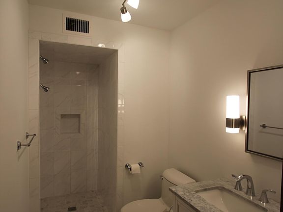 5th image of 1629 Bordeaux St #D