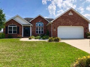 4814 Ledgestone Dr, Smithton, IL 62285