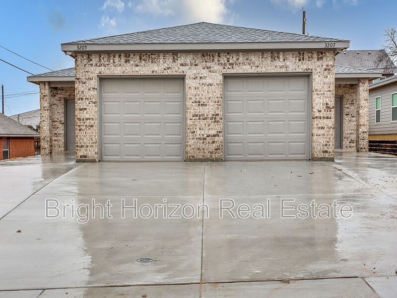 1st image of 3207 Karen St Unit 3207