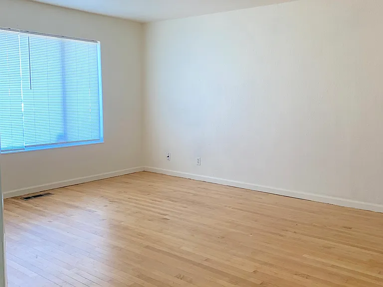 1420 Aster Dr — Photo 5