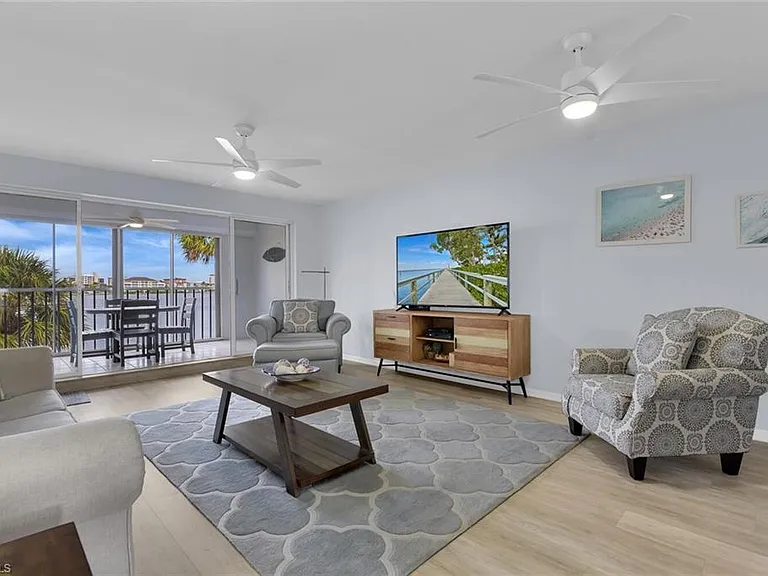 9101 Vanderbilt Dr #203 — Photo 2