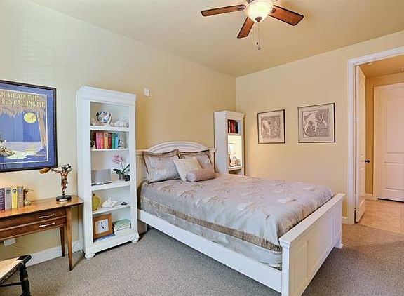 2nd image of 6734 Plaza Via