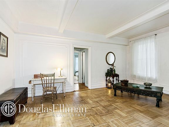 5th image of 141 E 3rd St APT 4I