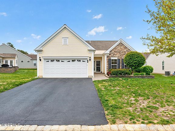 2nd image of 21 Ascot Lane