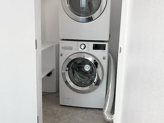 3rd image of 1132 Van Pelt Ave #1/2