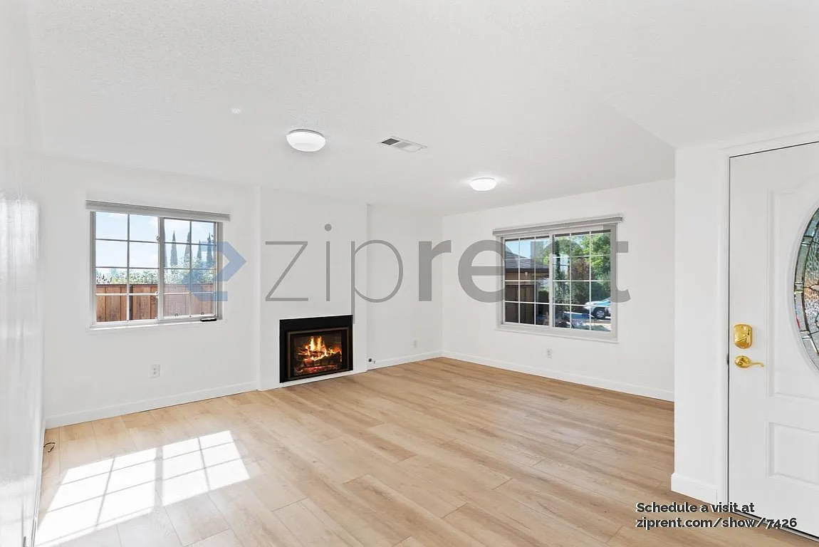 3 bed, 1400 sqft, $4,000 — Photo 3