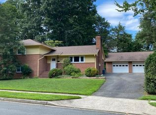 10606 Center St, Fairfax, VA 22030