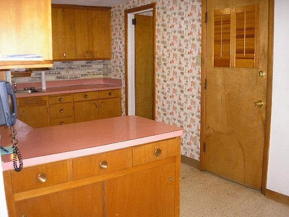 5th image of 2926 Vinton Ave