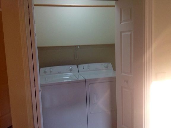 3rd image of 1310 Brooks Ct