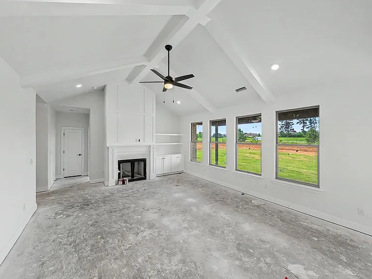 7767 Scenic Valley Ave — Photo 2