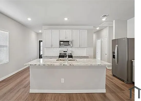 428 Dorothy Dr — Photo 3
