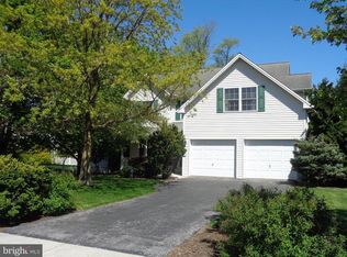 203 Parkway Dr, Mount Holly Springs, PA 17065
