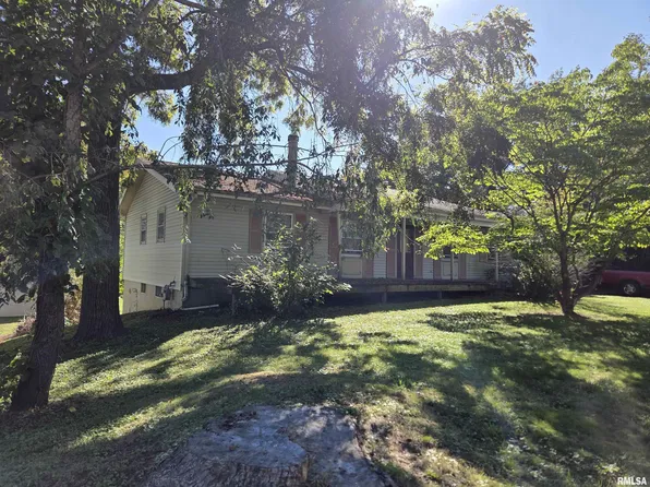 10 Kimberly Ct, Macomb, IL 61455