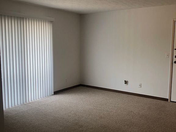 4th image of 4709 Maccorkle Ave SE APT 1E