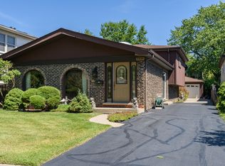 9449 Lorel Ave, Skokie, IL 60077