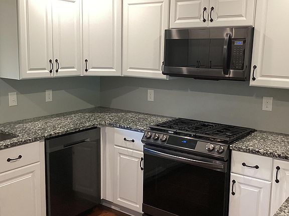 4th image of 110 Horseshoe Bend Dr