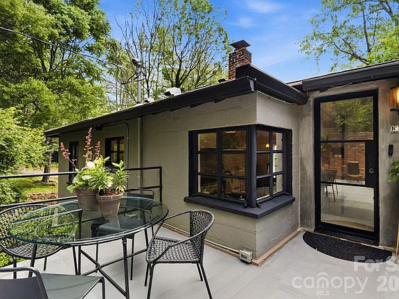 3rd image of 38 Aurora Dr