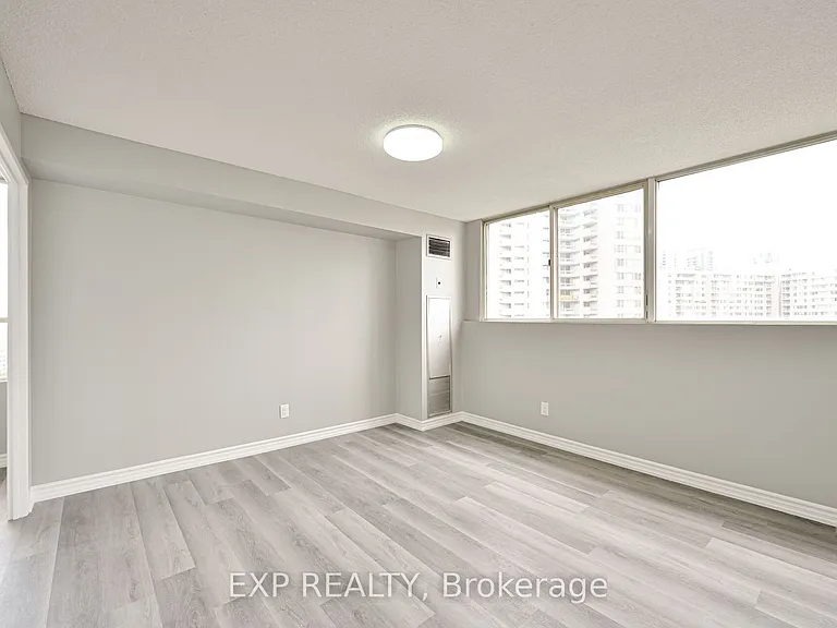3695 Kaneff Cres #1404 — Photo 25