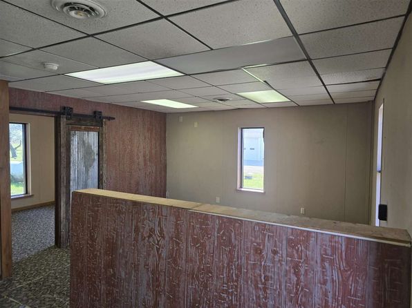 209 W Railroad St, Mount Union, IA 52644