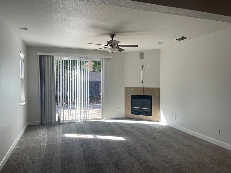 635 Burnt Ranch Way — Photo 2