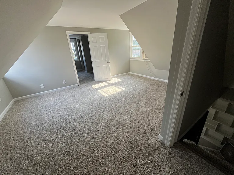 214 Somerset St — Photo 23