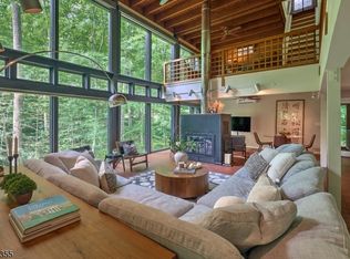 37 Guinea Hollow Rd, Lebanon, NJ 08833