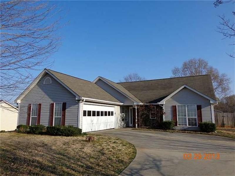 1st image of 305 Branchwood Dr