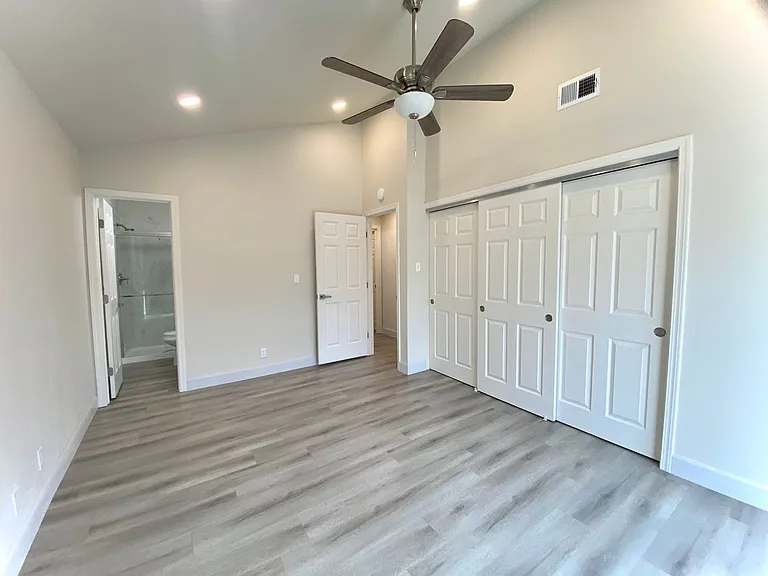 34323 Russell Ct — Photo 13