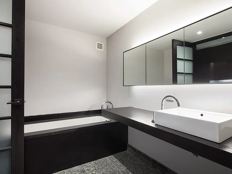 20 Pine St #602 — Photo 21