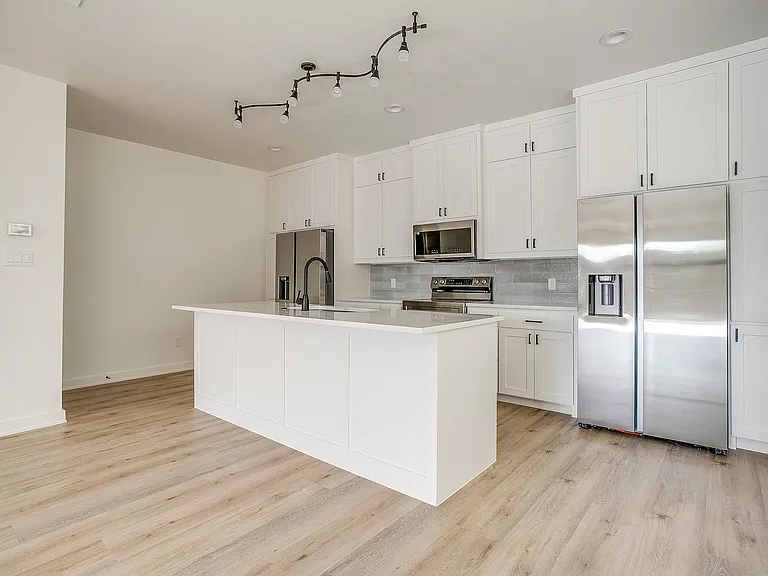 3223 S University Dr — Photo 9