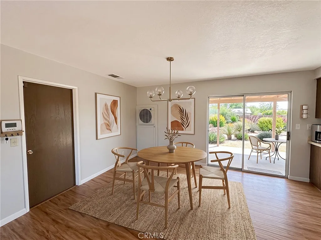 3 bed, 1430 sqft, $2,200 — Photo 4