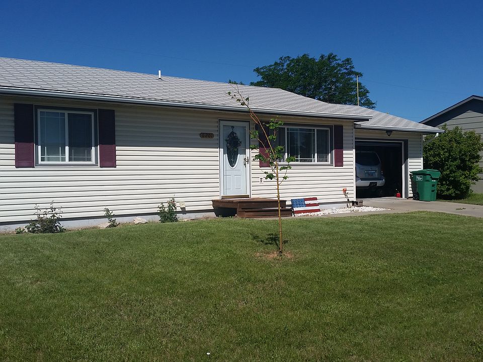 Newer vinyl siding & windows