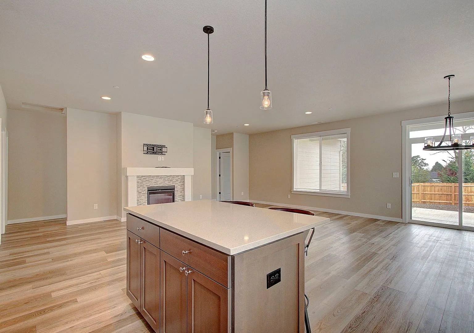 Single Level 3bd 2ba Home in Cul-de-sac — Photo 2