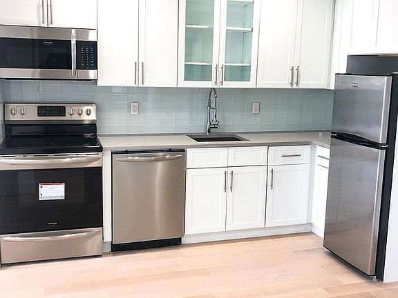 4th image of 1423 Broadway APT 6F