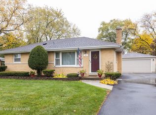13 W 55th Pl, Westmont, IL 60559