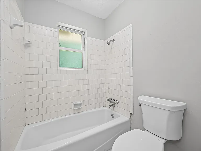 18747 Woodridge Dr — Photo 22