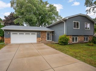 125 9th Ave NE, Osseo, MN 55369