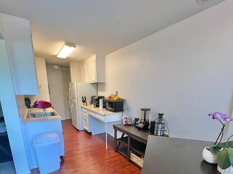 2 Shrewsbury Green Dr #I — Photo 4