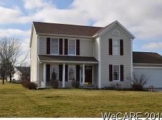 5729 Clover Ridge Dr, Lima, OH 45807