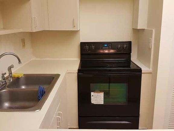 4th image of 17170 SW 94th Ave