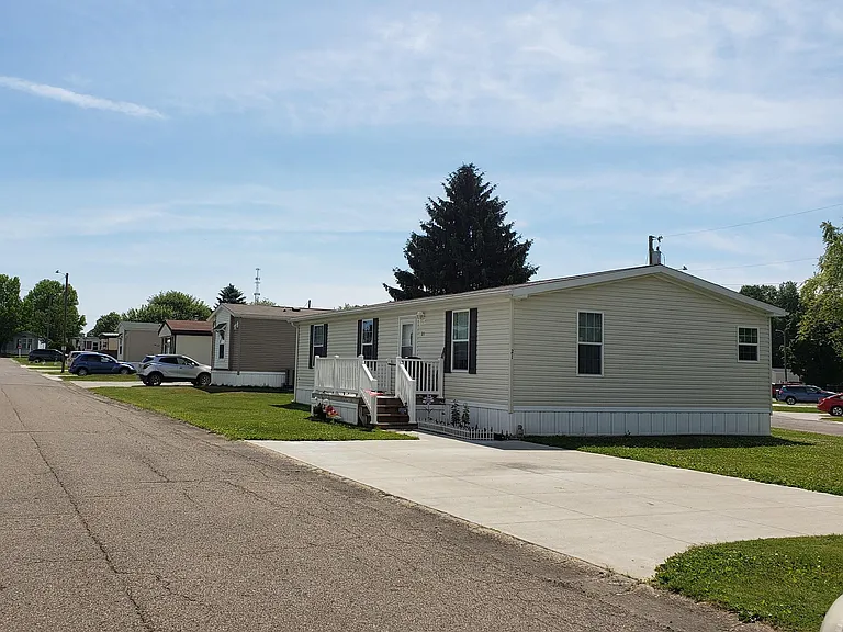 11563 Back Massillon Rd — Photo 4