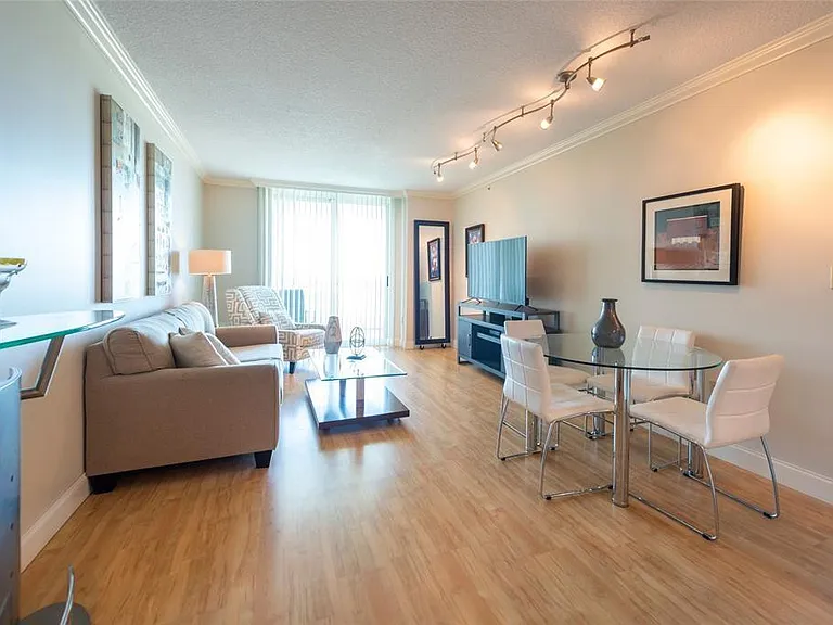 401 SW 4th Ave #1102 — Photo 8