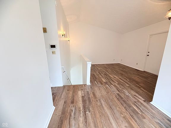 5th image of 3853 S Laurel Ct